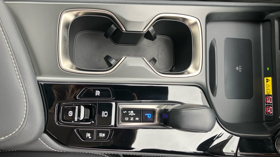 Lexus NX 350h 2.5 Takumi 5dr E-CVT [Pan roof] Hybrid Estate - Image 24