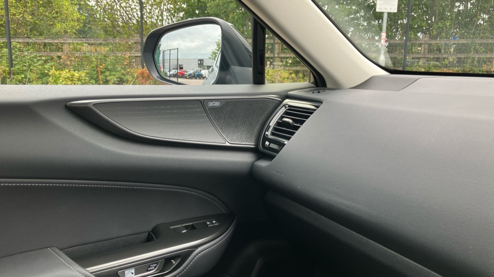 Lexus NX 350h 2.5 Takumi 5dr E-CVT [Pan roof] Hybrid Estate - Image 26