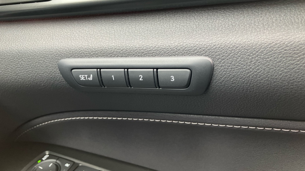 Lexus NX 350h 2.5 Takumi 5dr E-CVT [Pan roof] Hybrid Estate - Image 38