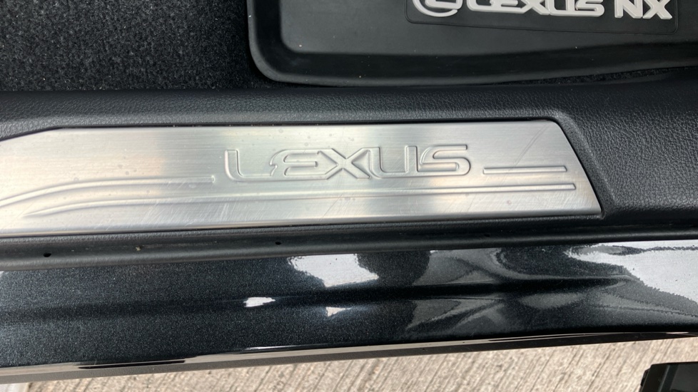 Lexus NX 350h 2.5 Takumi 5dr E-CVT [Pan roof] Hybrid Estate - Image 43