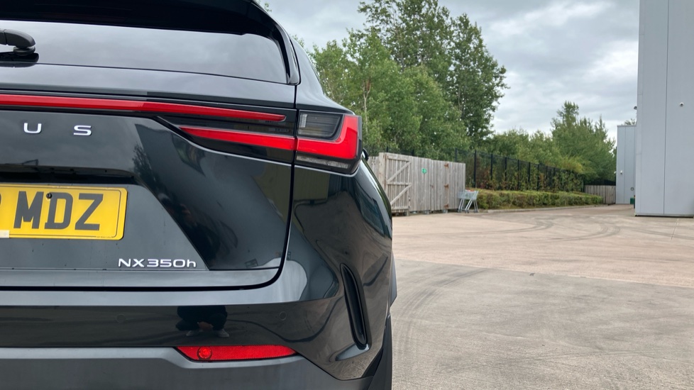 Lexus NX 350h 2.5 Takumi 5dr E-CVT [Pan roof] Hybrid Estate - Image 60