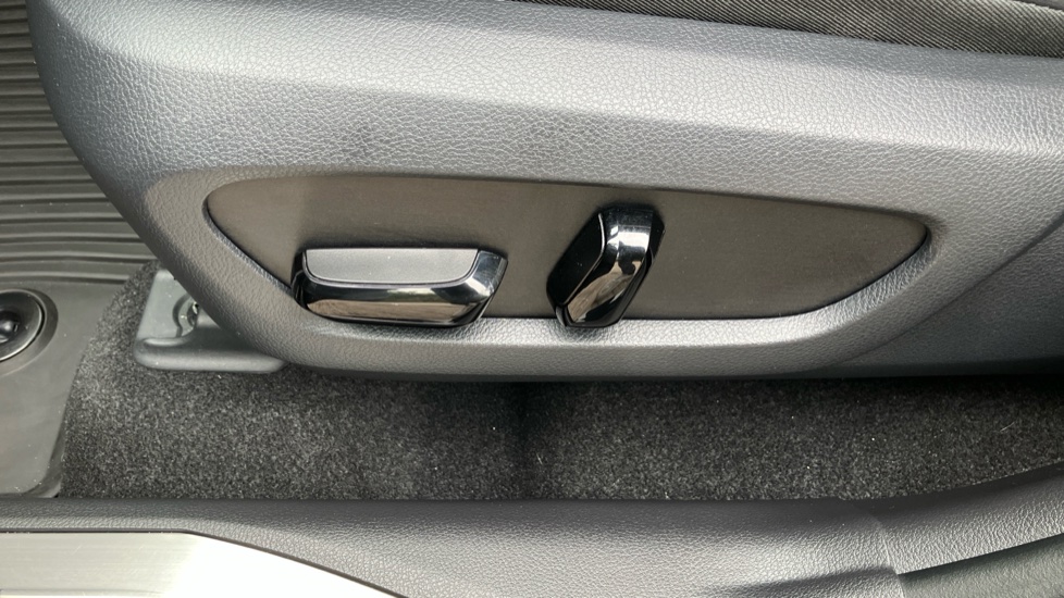 Lexus NX 350h 2.5 Takumi 5dr E-CVT [Pan roof] Hybrid Estate - Image 66