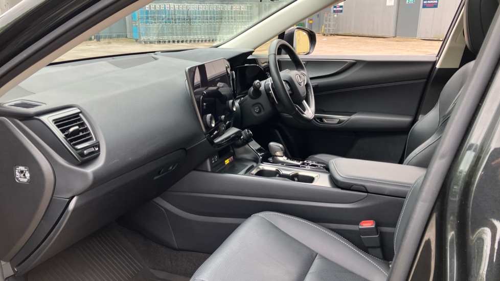 Lexus NX 350h 2.5 Takumi 5dr E-CVT [Pan roof] Hybrid Estate - Image 69