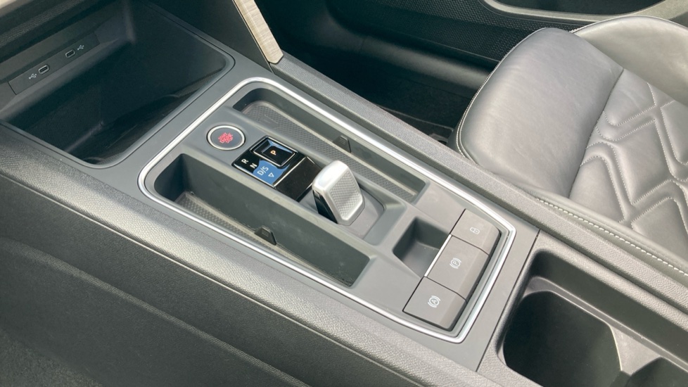 SEAT Leon 1.0 eTSI Xcellence Lux 5dr DSG Petrol Hatchback - Image 13