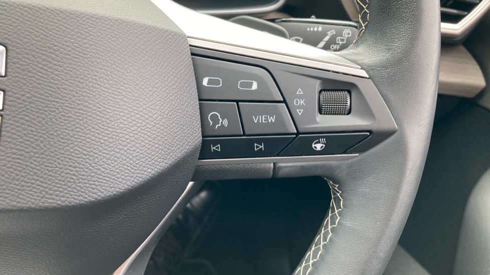 SEAT Leon 1.0 eTSI Xcellence Lux 5dr DSG Petrol Hatchback - Image 32