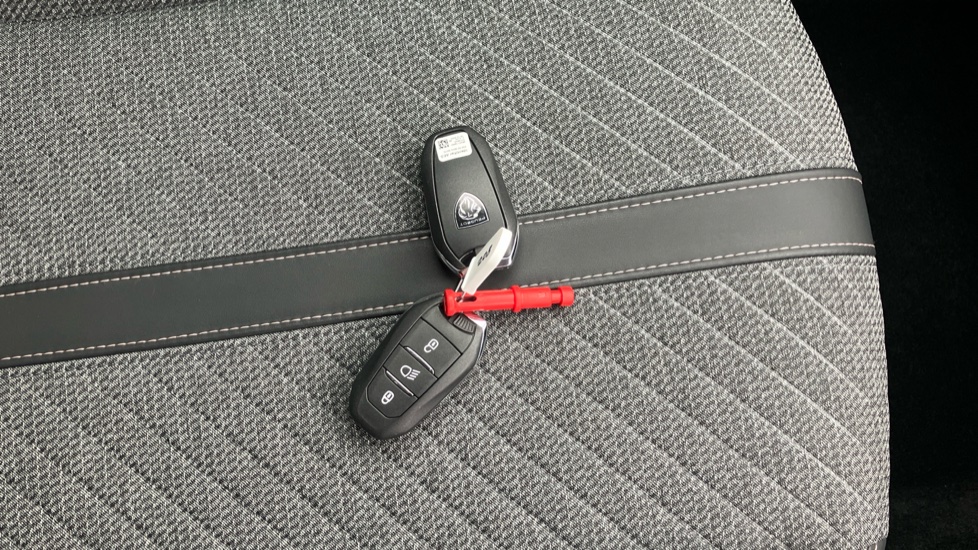 Peugeot 208 1.2 PureTech 100 Allure 5dr Petrol Hatchback - Image 20