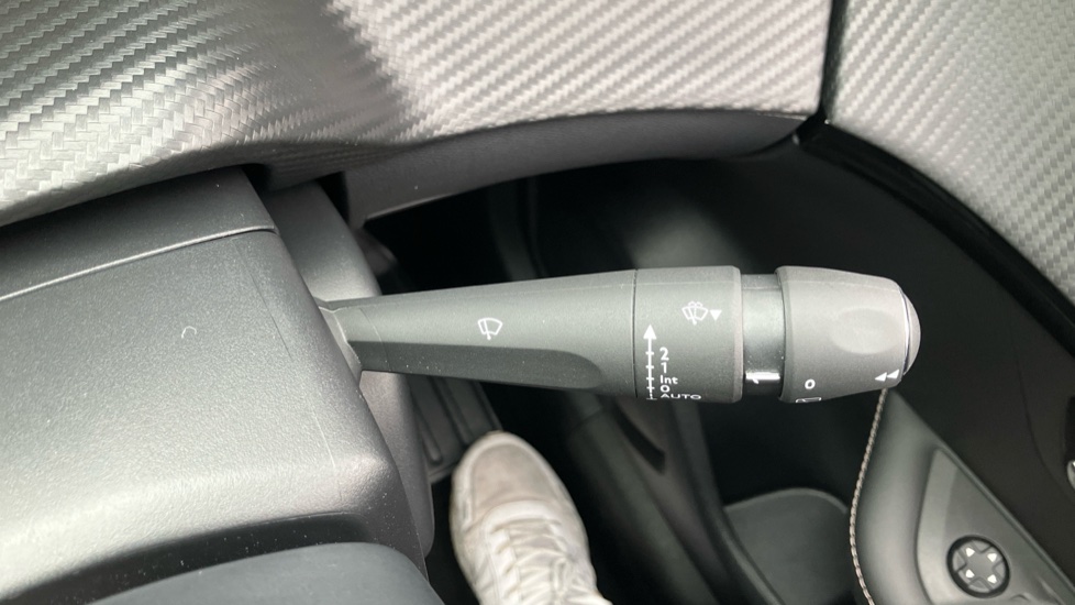Peugeot 208 1.2 PureTech 100 Allure 5dr Petrol Hatchback - Image 36