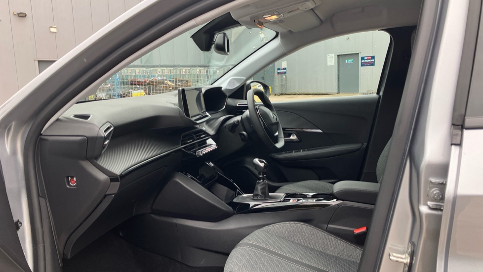 Peugeot 208 1.2 PureTech 100 Allure 5dr Petrol Hatchback - Image 56