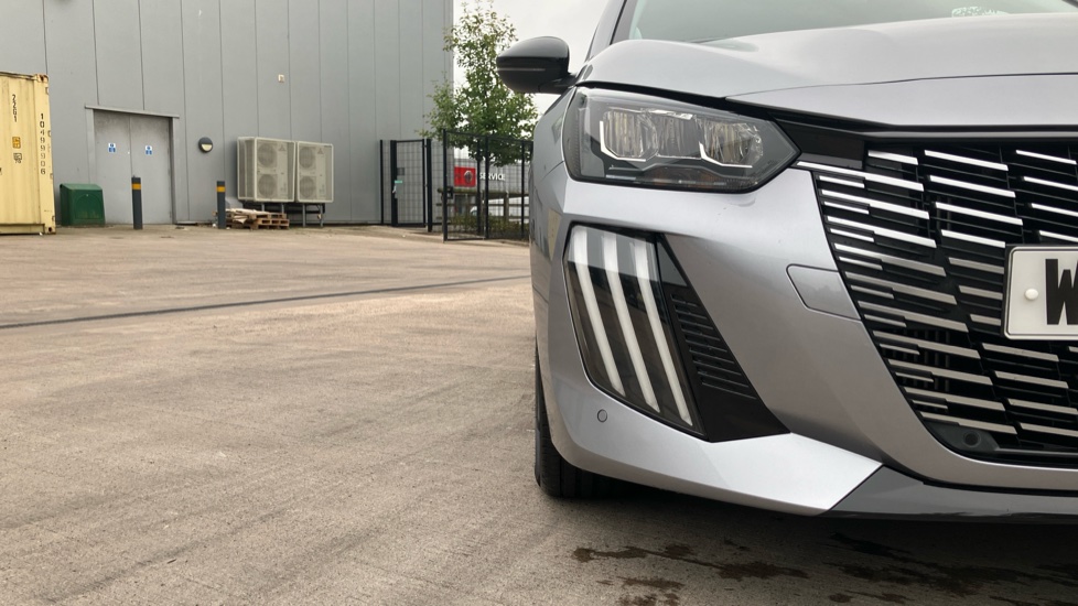 Peugeot 208 1.2 PureTech 100 Allure 5dr Petrol Hatchback - Image 62