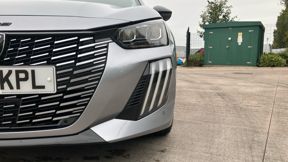 Peugeot 208 1.2 PureTech 100 Allure 5dr Petrol Hatchback - Image 63