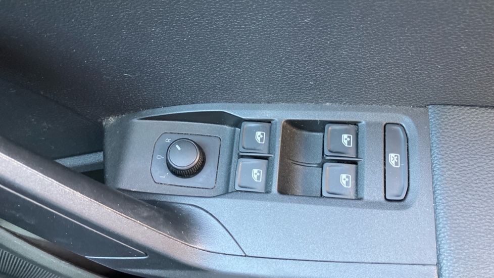 SEAT Arona 1.0 TSI SE Technology [EZ] 5dr Petrol Hatchback - Image 32