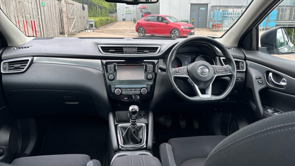 Nissan Qashqai 1.5 dCi N-Connecta 5dr Diesel Hatchback - Image 10