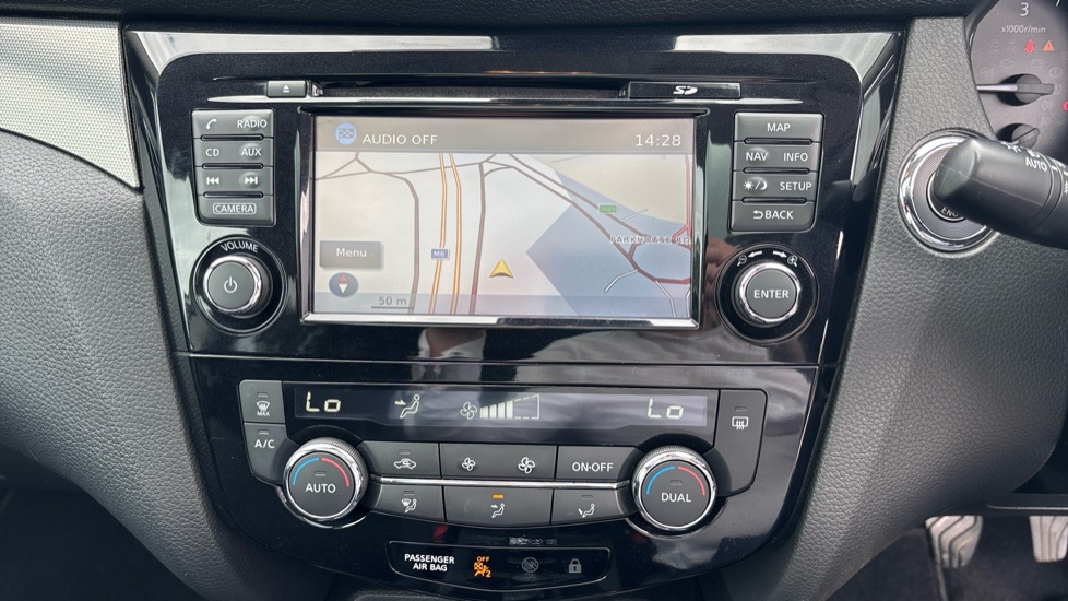 Nissan Qashqai 1.5 dCi N-Connecta 5dr Diesel Hatchback - Image 12