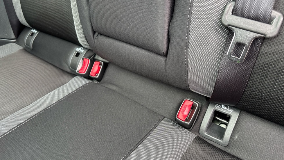 Nissan Qashqai 1.5 dCi N-Connecta 5dr Diesel Hatchback - Image 17