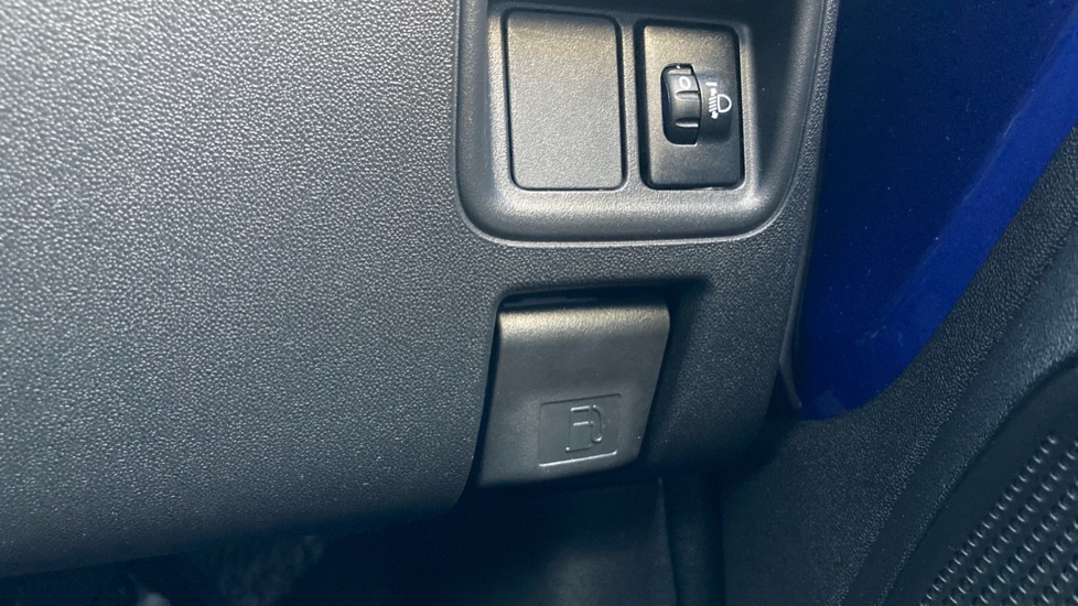 Peugeot 108 1.0 72 Active 3dr Petrol Hatchback - Image 24