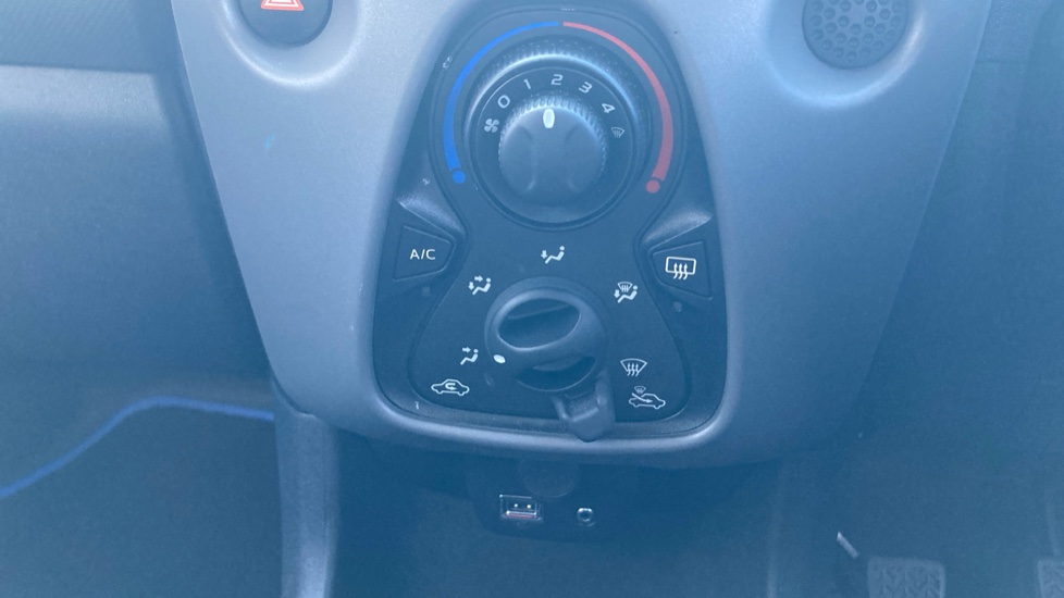 Peugeot 108 1.0 72 Active 3dr Petrol Hatchback - Image 29