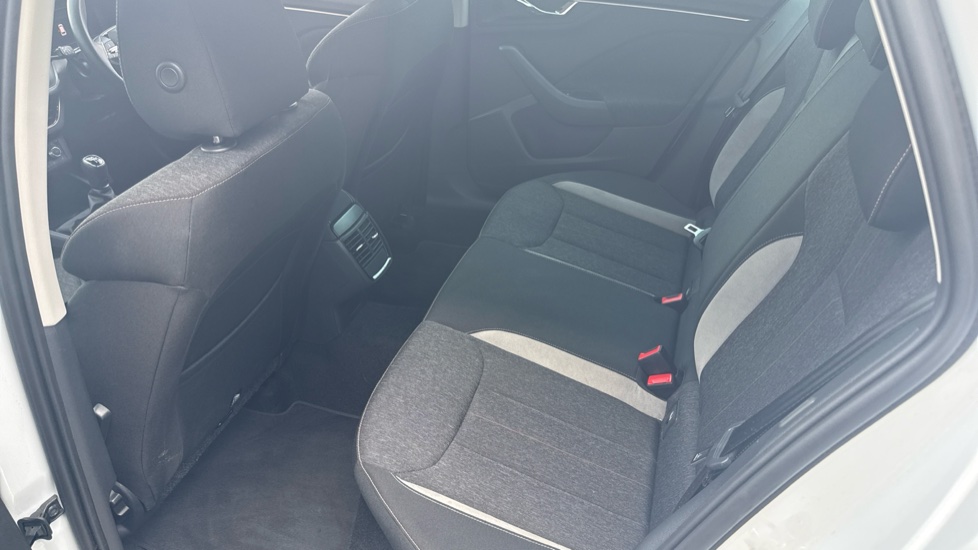 Skoda Kamiq 1.5 TSI SE L Executive 5dr Petrol Hatchback - Image 16