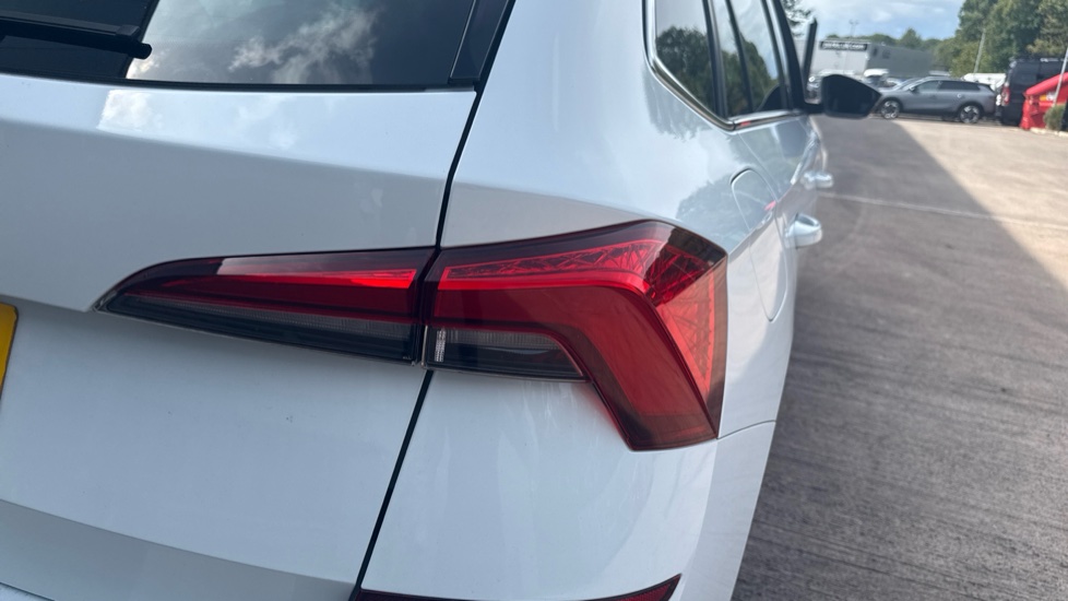 Skoda Kamiq 1.5 TSI SE L Executive 5dr Petrol Hatchback - Image 22