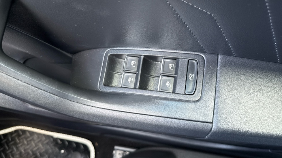 SEAT Ateca 1.5 TSI EVO Xperience 5dr Petrol Estate - Image 36