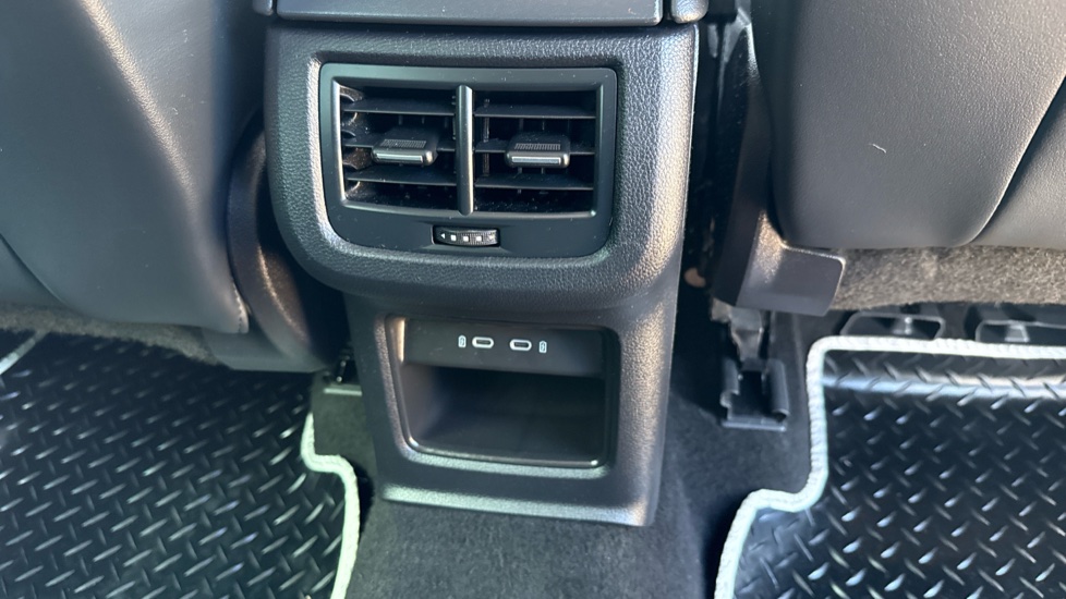 SEAT Ateca 1.5 TSI EVO Xperience 5dr Petrol Estate - Image 41
