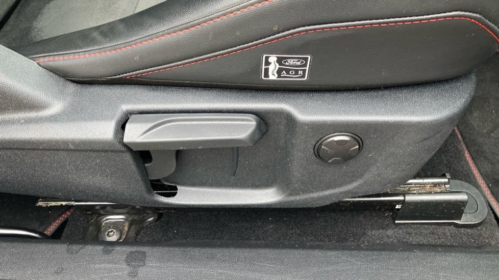 Ford Fiesta ST 1.5 EcoBoost ST-2 Navigation 3dr Petrol Hatchback - Image 40