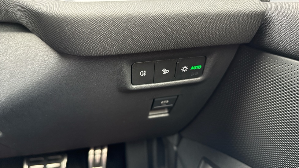 Skoda Kodiaq 2.0 TSI vRS 4X4 5dr DSG [7 Seat] Petrol Estate - Image 36