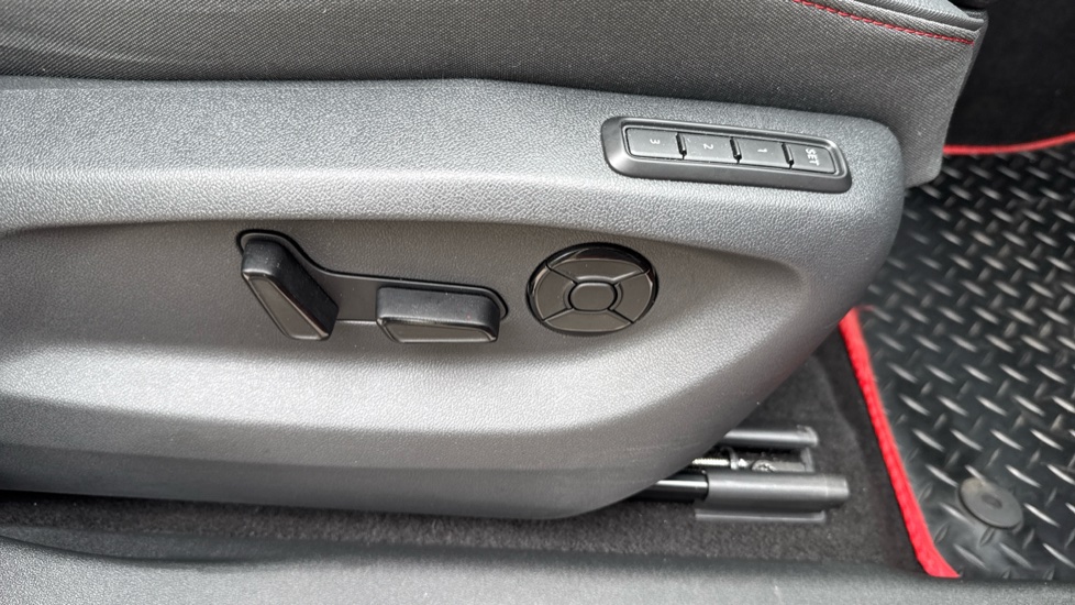Skoda Kodiaq 2.0 TSI vRS 4X4 5dr DSG [7 Seat] Petrol Estate - Image 43