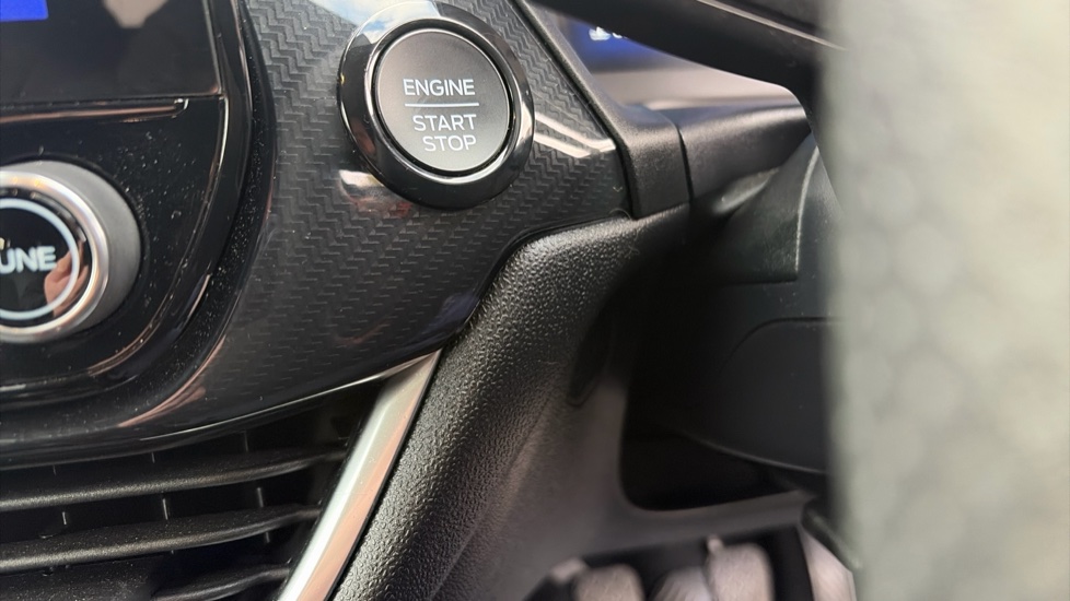 Ford Fiesta 1.0 EcoBoost Hybrid mHEV 125 ST-Line X 5dr Petrol Hatchback - Image 29