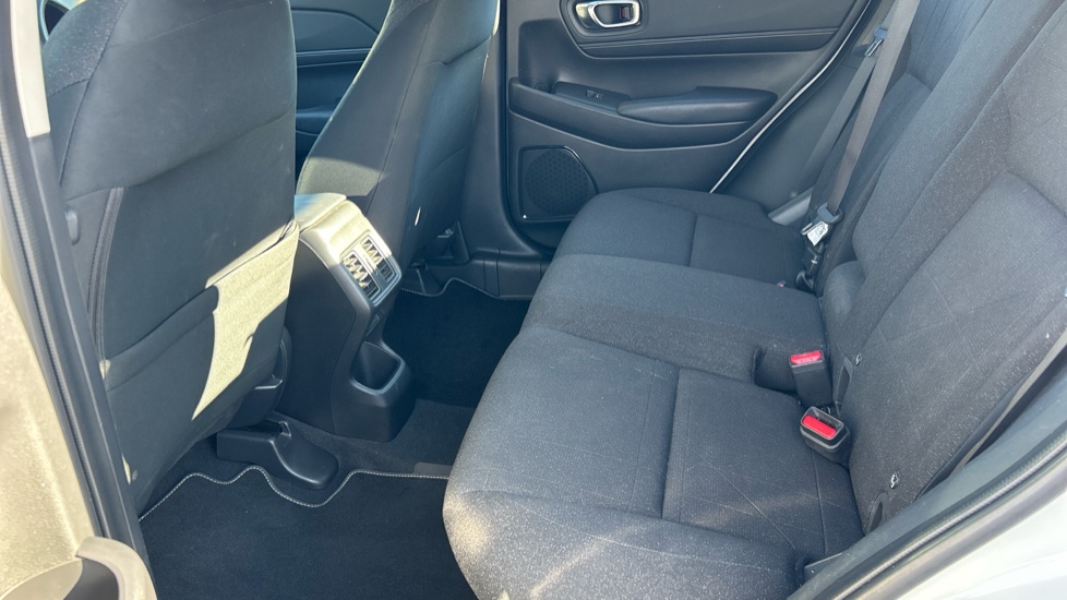 Honda HR-V 1.5 eHEV Elegance 5dr CVT Hybrid Hatchback - Image 16