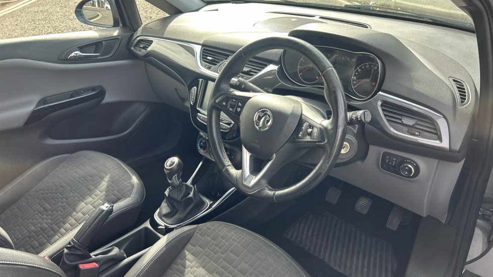 Vauxhall Corsa 1.4 SE 5dr Petrol Hatchback - Image 11