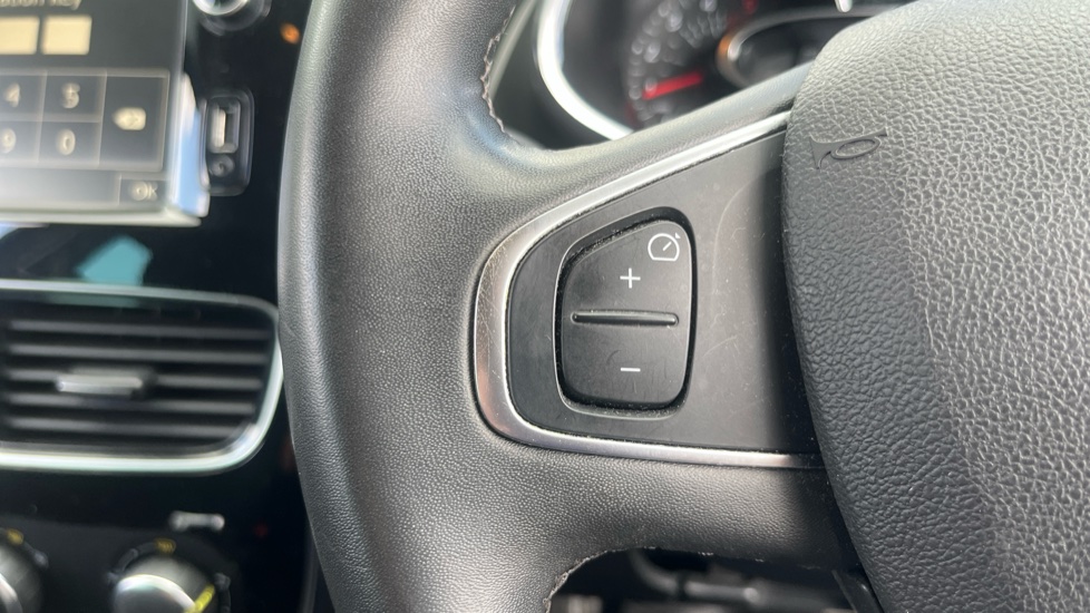 Renault Clio 1.5 dCi 90 Iconic 5dr Diesel Hatchback - Image 24