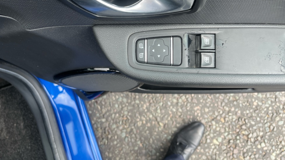 Renault Clio 1.5 dCi 90 Iconic 5dr Diesel Hatchback - Image 26