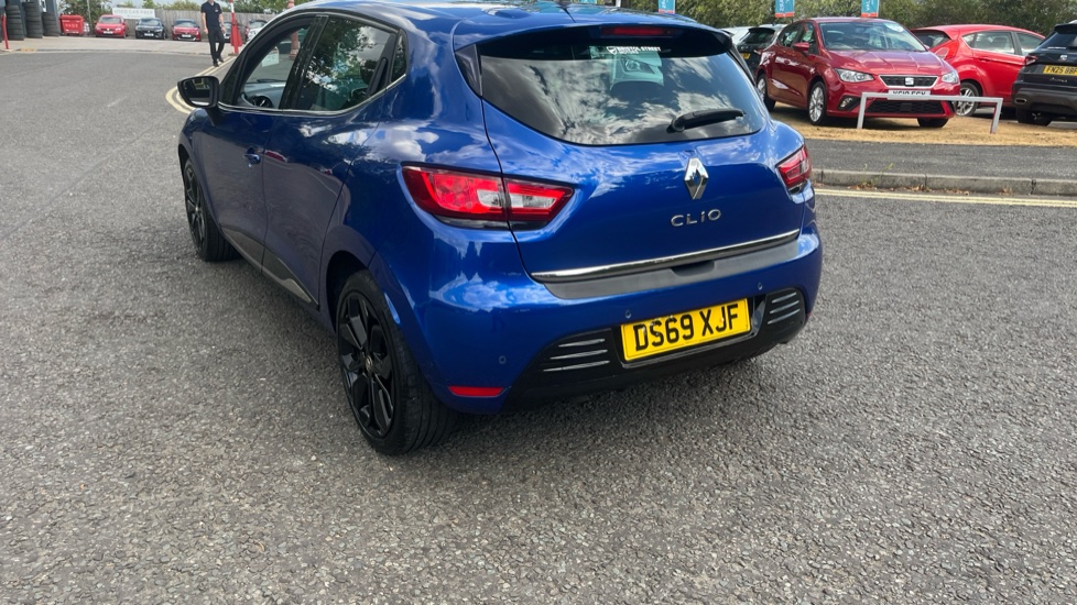 Renault Clio 1.5 dCi 90 Iconic 5dr Diesel Hatchback - Image 29