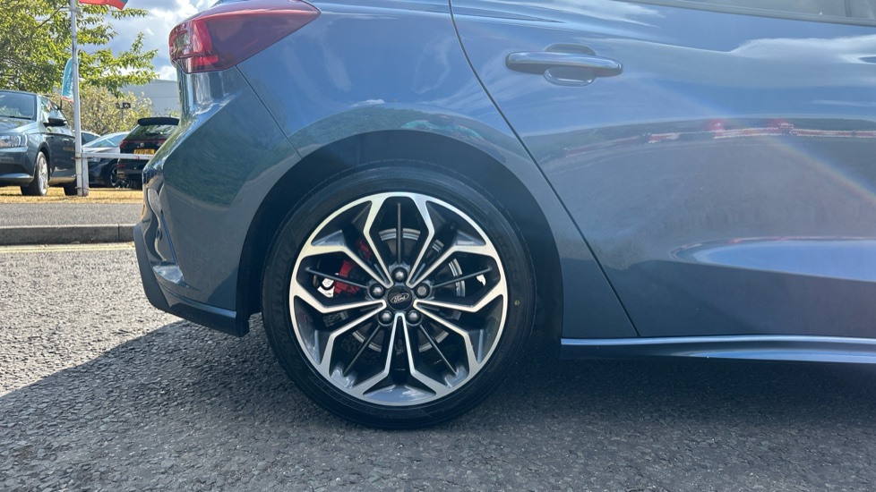 Ford Focus 1.0 EcoBoost ST-Line Vignale 5dr Petrol Hatchback - Image 7