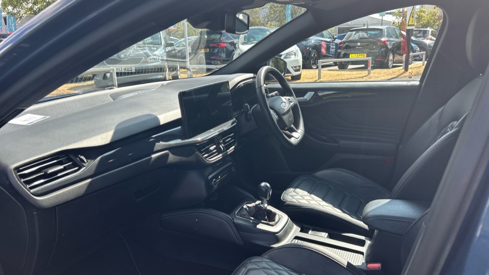 Ford Focus 1.0 EcoBoost ST-Line Vignale 5dr Petrol Hatchback - Image 9