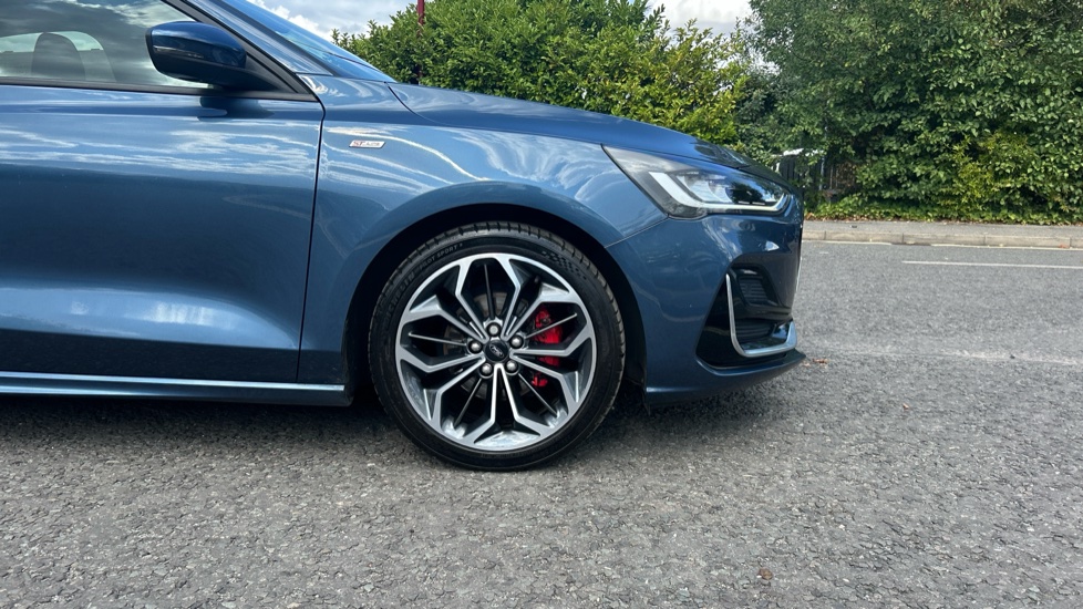 Ford Focus 1.0 EcoBoost ST-Line Vignale 5dr Petrol Hatchback - Image 21