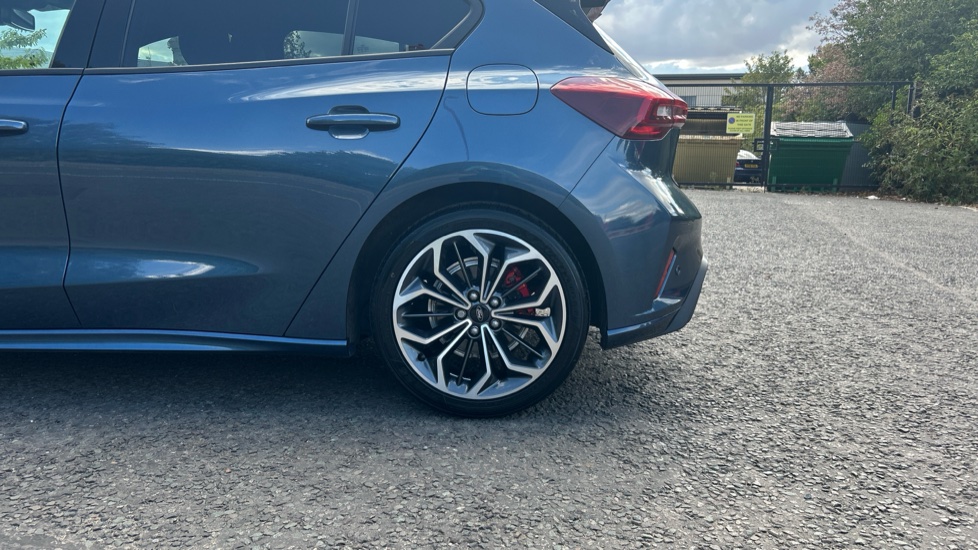 Ford Focus 1.0 EcoBoost ST-Line Vignale 5dr Petrol Hatchback - Image 23