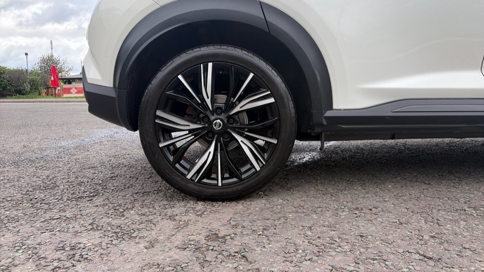 Nissan Juke 1.0 DiG-T 114 Tekna+ 5dr DCT Petrol Hatchback - Image 7