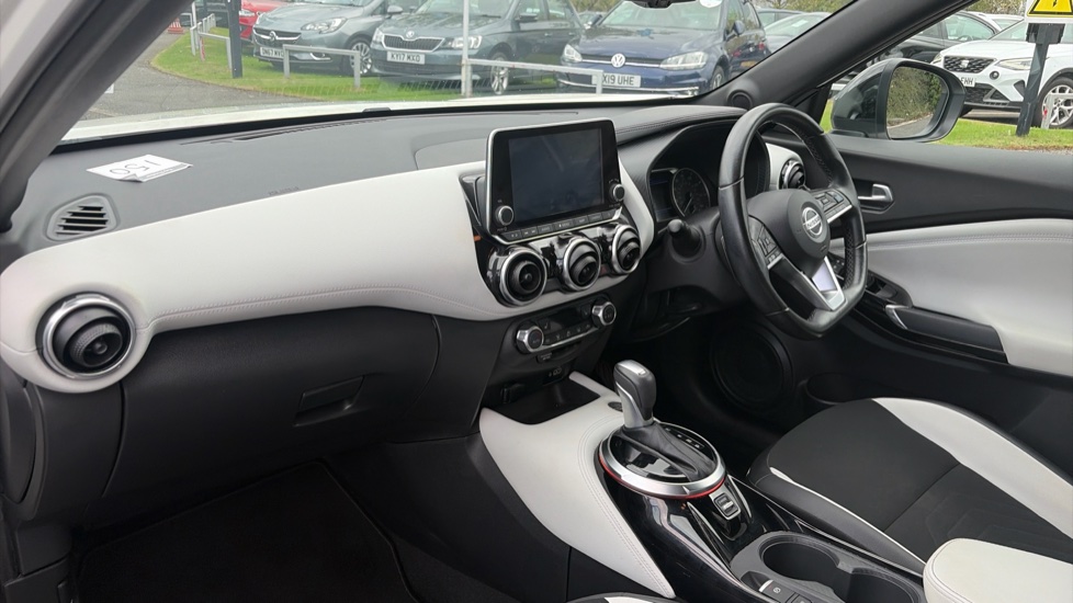 Nissan Juke 1.0 DiG-T 114 Tekna+ 5dr DCT Petrol Hatchback - Image 9