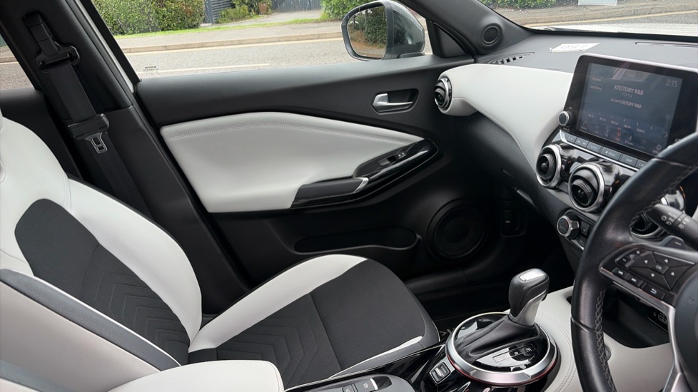 Nissan Juke 1.0 DiG-T 114 Tekna+ 5dr DCT Petrol Hatchback - Image 14