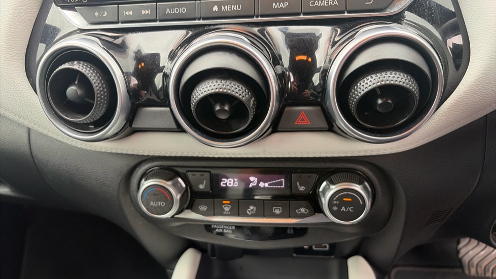 Nissan Juke 1.0 DiG-T 114 Tekna+ 5dr DCT Petrol Hatchback - Image 25