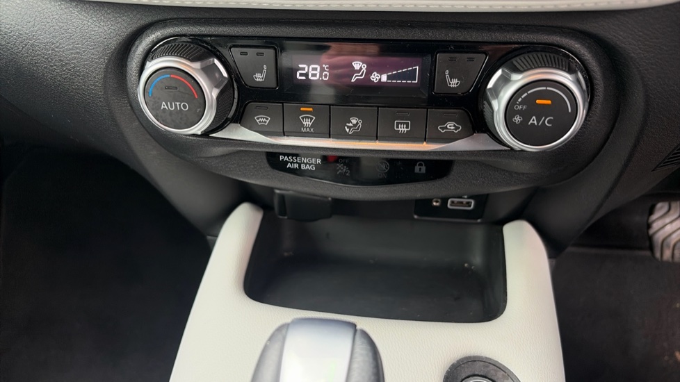 Nissan Juke 1.0 DiG-T 114 Tekna+ 5dr DCT Petrol Hatchback - Image 26