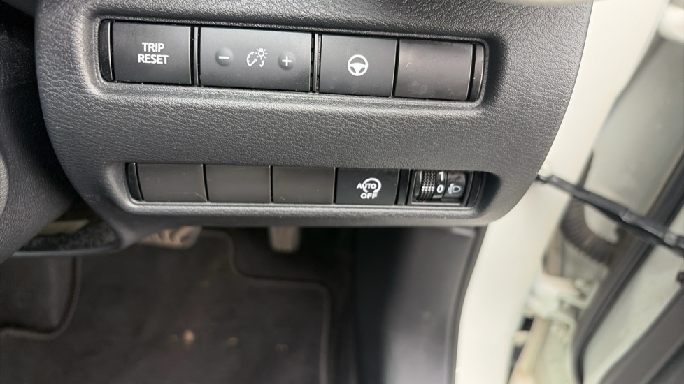 Nissan Juke 1.0 DiG-T 114 Tekna+ 5dr DCT Petrol Hatchback - Image 29