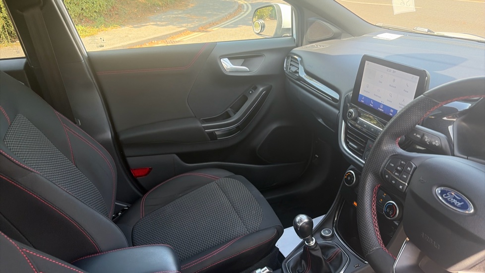 Ford Puma 1.0 EcoBoost Hybrid mHEV 155 ST-Line 5dr Petrol Hatchback - Image 14
