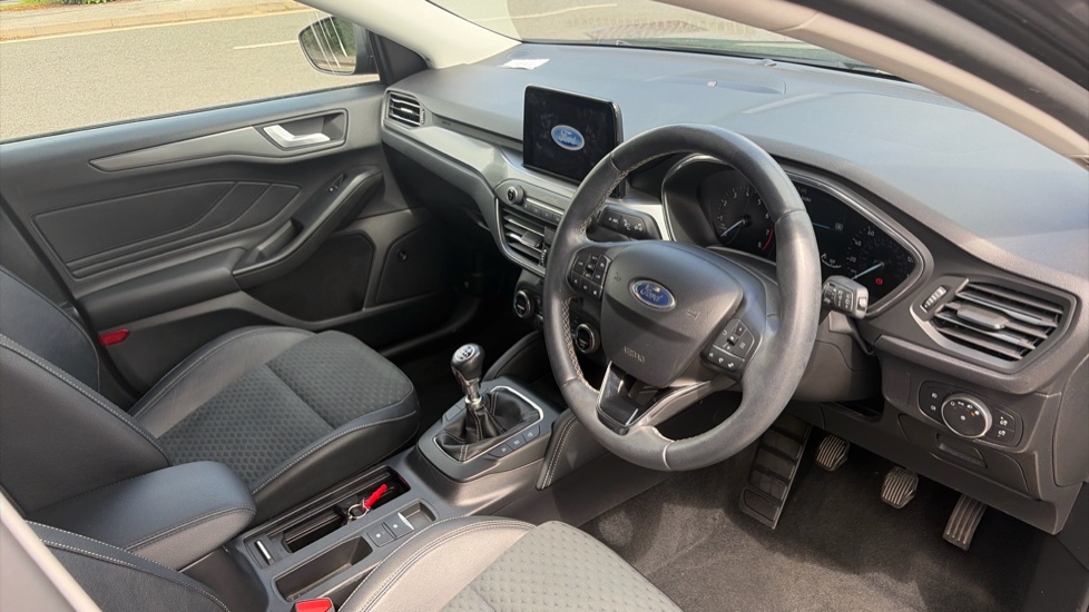 Ford Focus 1.0 EcoBoost 125 Titanium X 5dr Petrol Hatchback - Image 11