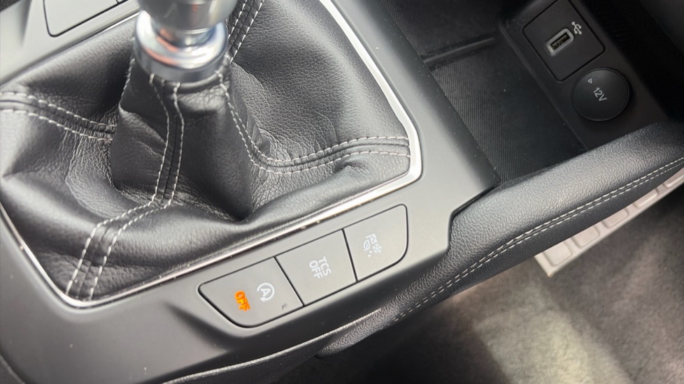 Ford Focus 1.0 EcoBoost 125 Titanium X 5dr Petrol Hatchback - Image 28