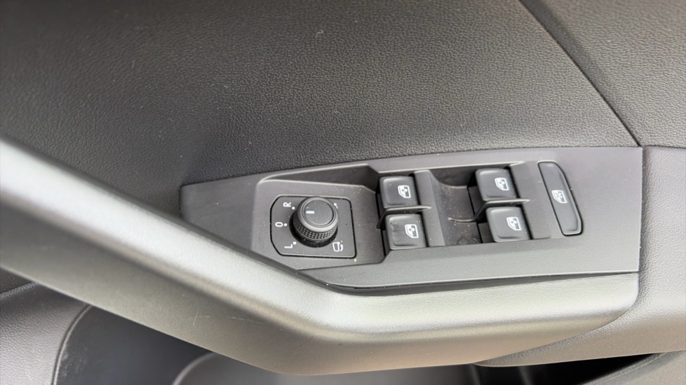 Volkswagen T-Cross 1.0 TSI 110 Black Edition 5dr DSG Petrol Estate - Image 32