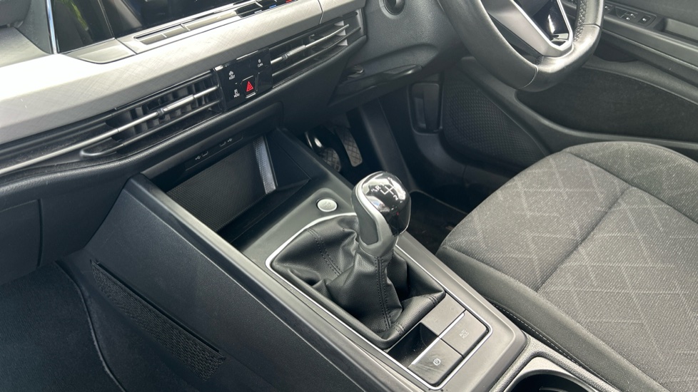 Volkswagen Golf 1.5 TSI Life 5dr Petrol Hatchback - Image 13
