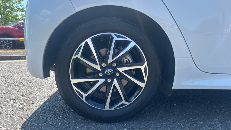 Toyota Yaris 1.5 Hybrid Design 5dr CVT Hybrid Hatchback - Image 7