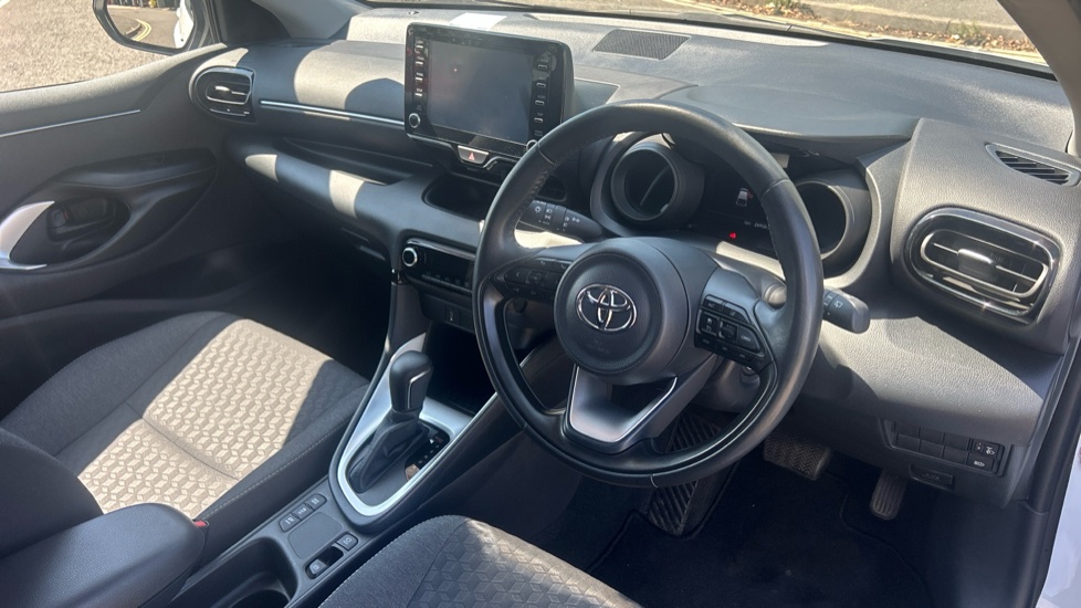 Toyota Yaris 1.5 Hybrid Design 5dr CVT Hybrid Hatchback - Image 11